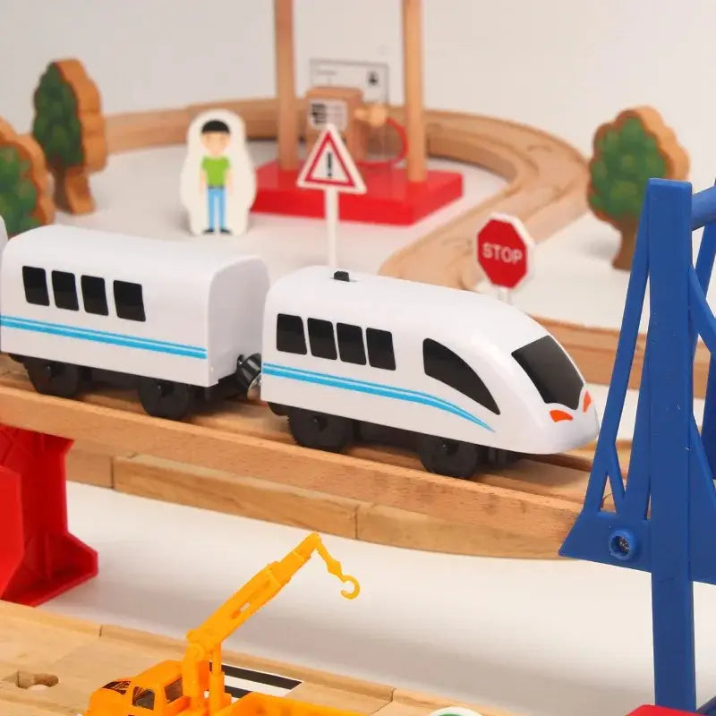 Circuit-Train-Electrique-en-Bois-cadeau-enfan-4-and-noel