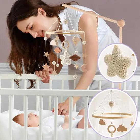 MOBILE_BEBE_ETOILE_EN_BOIS_MERE