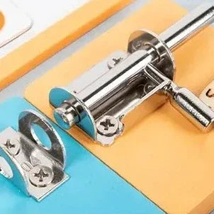 BUSY BORD OURSON - PANNEAU D’ACTIVITÉ MONTESSORI