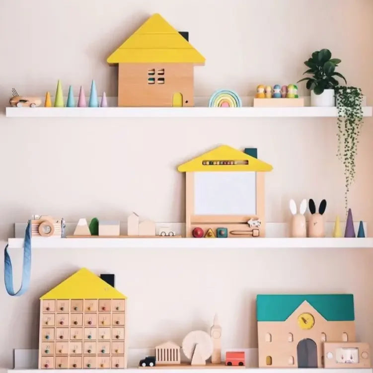 ardoise_magique_maisonen_bois_pour_bebe