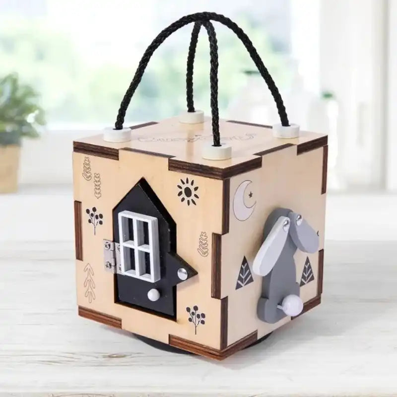 cube-montessori-bois-busy-board-bebe-1-an