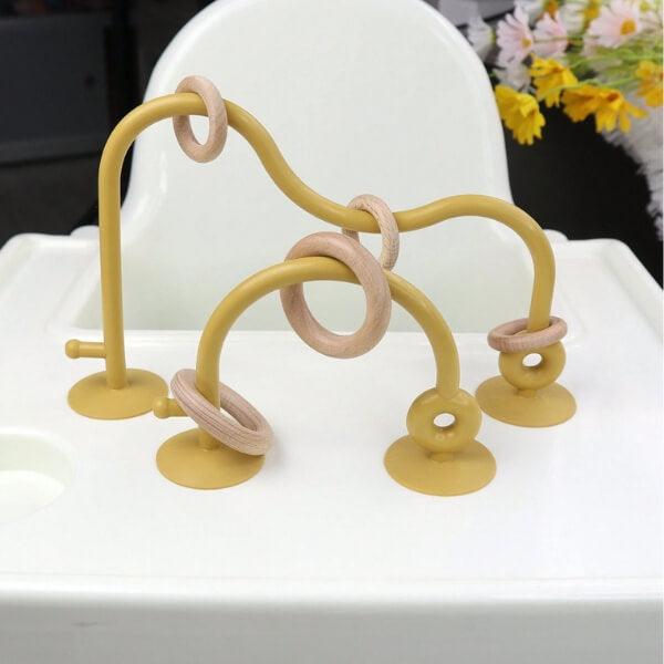 jouet-ventouse-bebe-chaise-haute-jaune