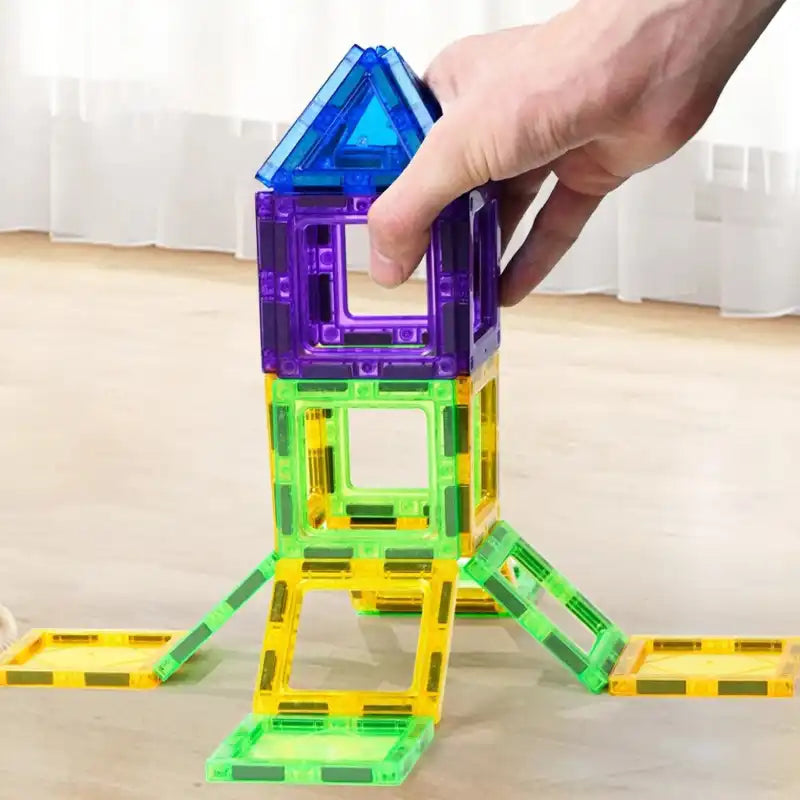 Jeu-de-Construction-Aimanté-enfant-4-ans