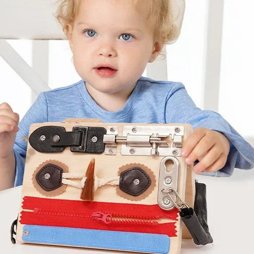 Tableau_Sensoriel_Montessori_en_Bois_avec_Verrous
