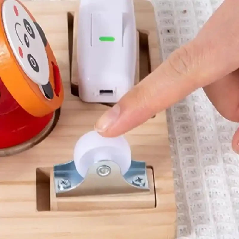 mini-busy-board-bois-pour-bebe-1-an